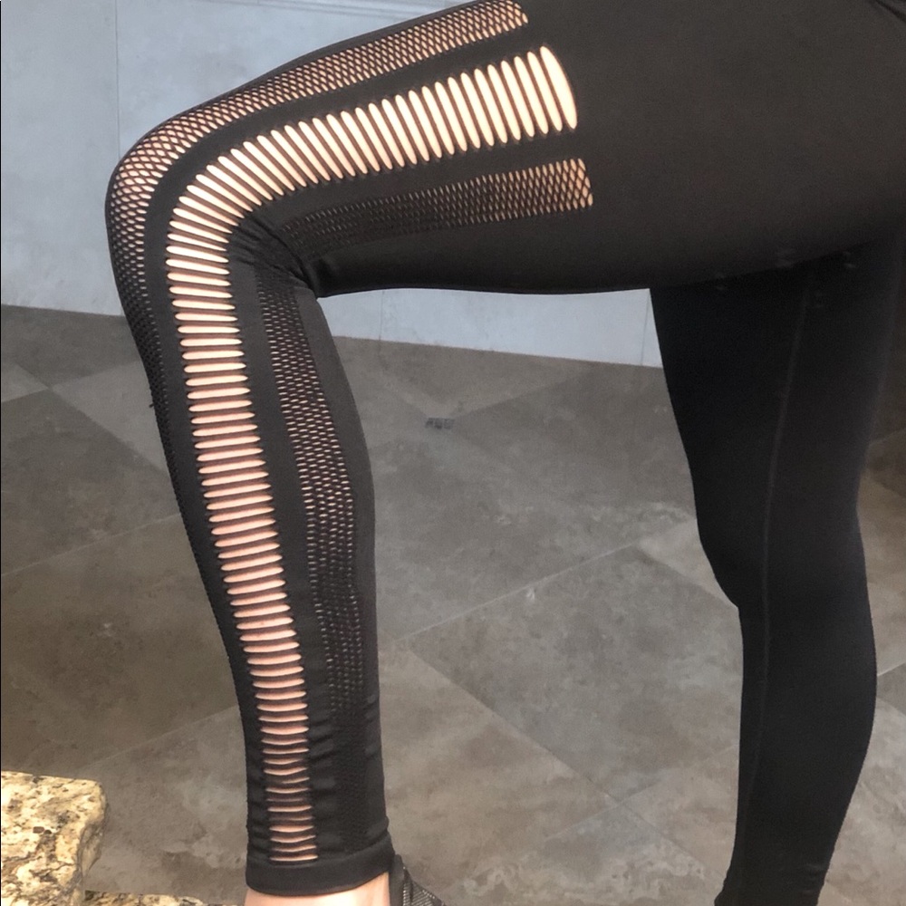 ABS2B High-waisted scrunch bottom leggings